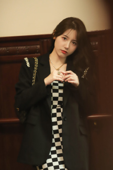 善良的女秘书的目的在线